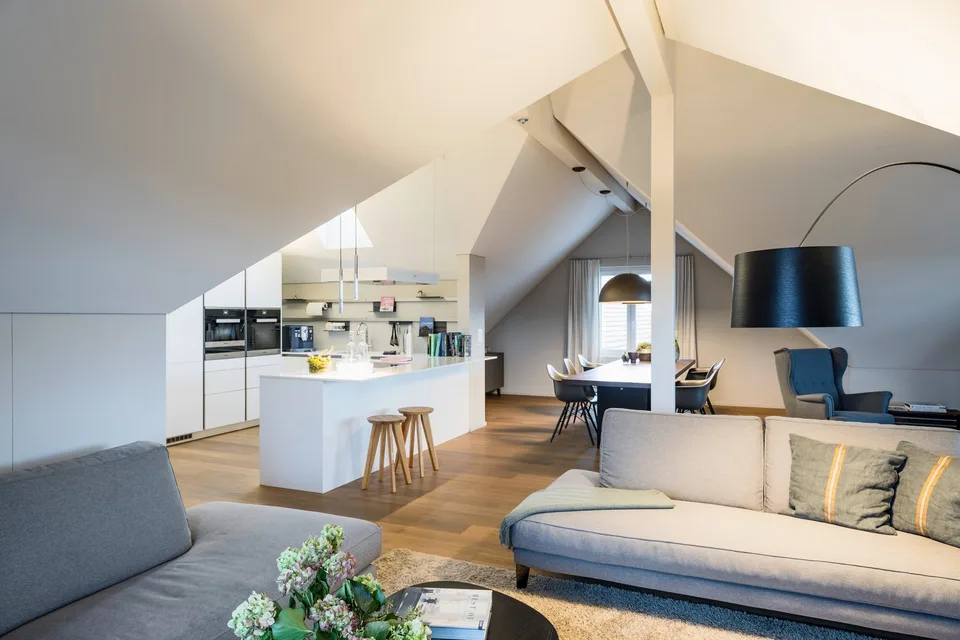 Land-Penthouse mit traumhafter Aussicht trifft auf exklusiven Innenausbau