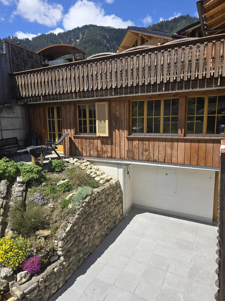 Sonnige 5.5-Zimmer- FERIEN-Wohnung mit Cheminée in Adelboden