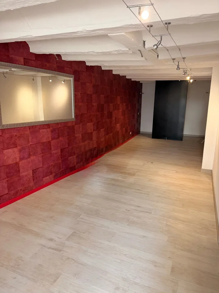 Commercial premises for rent in the heart of the old town of Sion