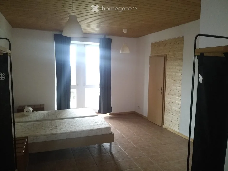 Seasonal room in shared accommodation in Leysin