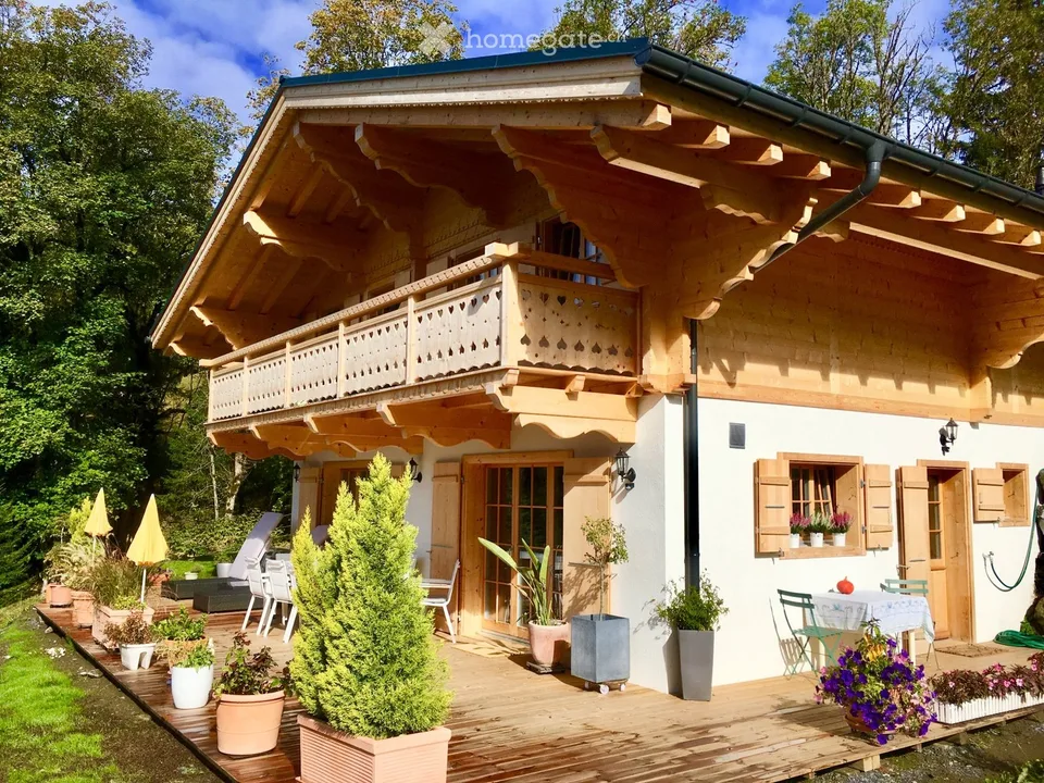 A vendre magnifique chalet en madrier de haut standing