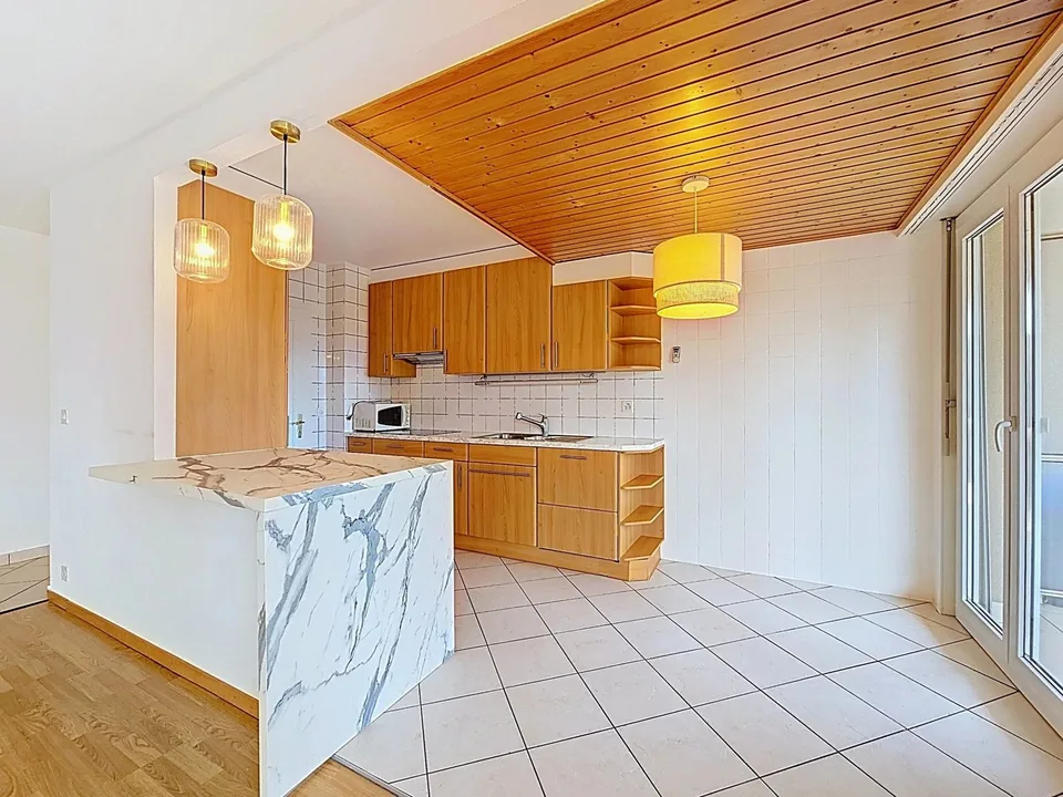 Charmanter Apartment mit großem Balkon in der Nähe der Innenstadt