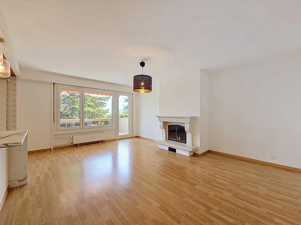 Charmanter Apartment mit großem Balkon in der Nähe der Innenstadt