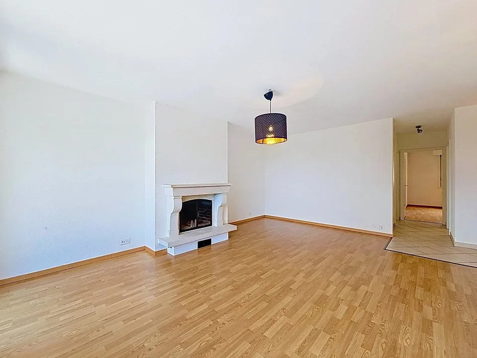 Charmanter Apartment mit großem Balkon in der Nähe der Innenstadt