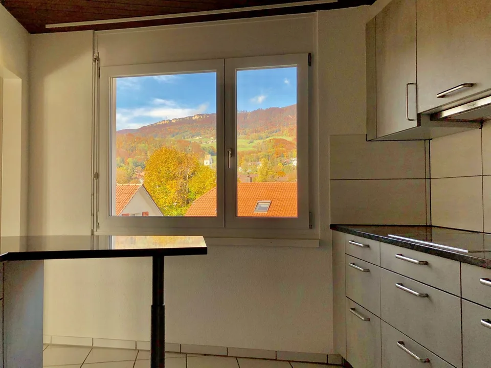 Exklusive grosse 4.5 Zi. Dachwohnung in 3 Familienhaus mit Rundumsicht inkl. eigener Hobbyraum – Foto 8 von 19