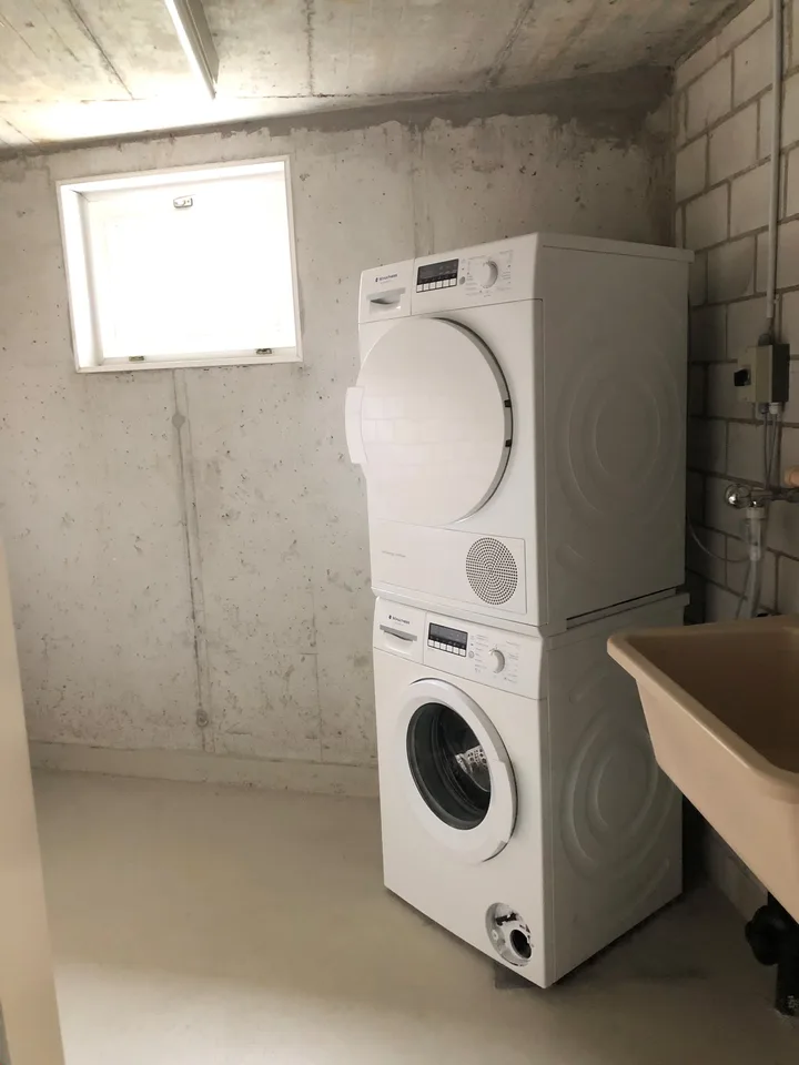 Exklusive grosse 4.5 Zi. Dachwohnung in 3 Familienhaus mit Rundumsicht inkl. eigener Hobbyraum – Foto 18 von 19