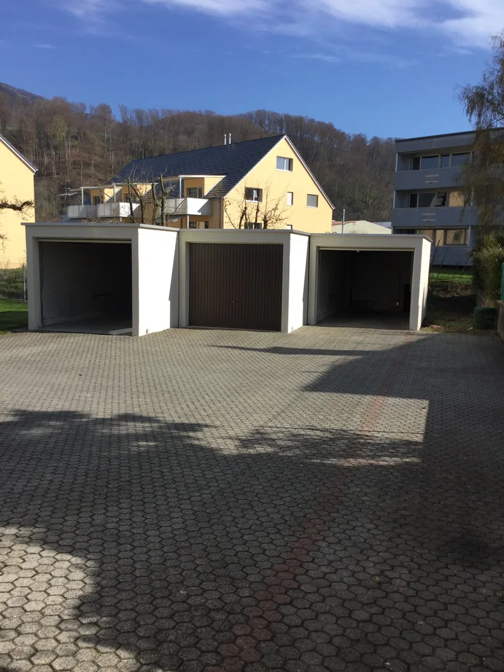 Exklusive grosse 4.5 Zi. Dachwohnung in 3 Familienhaus mit Rundumsicht inkl. eigener Hobbyraum – Foto 16 von 19