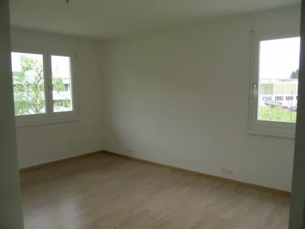 Exklusive grosse 4.5 Zi. Dachwohnung in 3 Familienhaus mit Rundumsicht inkl. eigener Hobbyraum – Foto 13 von 19