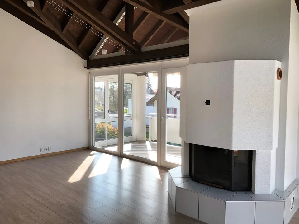 Ampio appartamento di 4,5 locali mansardato in una casa di 3 famiglie con vista panoramica