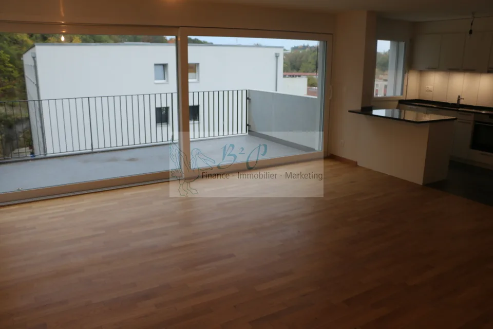 Appartement de 4.5 pièces au 5ème étage avec vue dégagée.