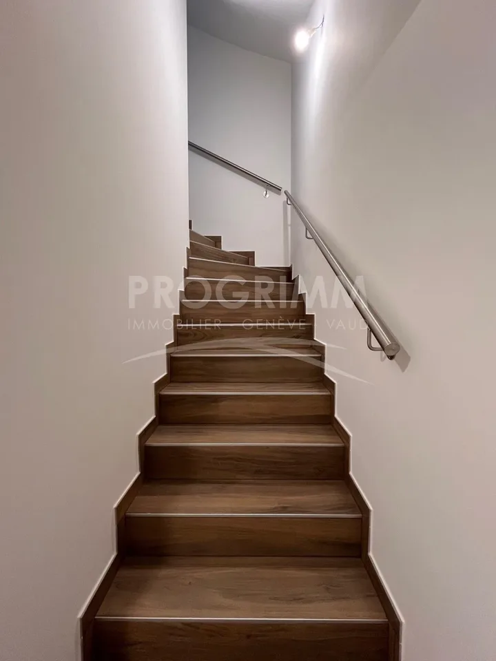 Exclusivity - Villa - 4 bedrooms - 3 bathrooms - Parking spaces