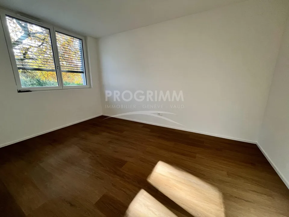 Exclusivity - Villa - 4 bedrooms - 3 bathrooms - Parking spaces