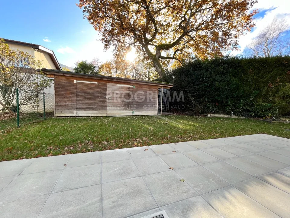 Exclusivity - Villa - 4 bedrooms - 3 bathrooms - Parking spaces