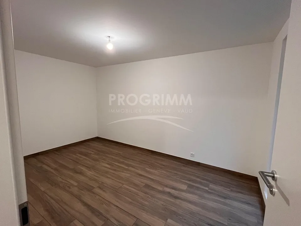 Exclusivity - Villa - 4 bedrooms - 3 bathrooms - Parking spaces