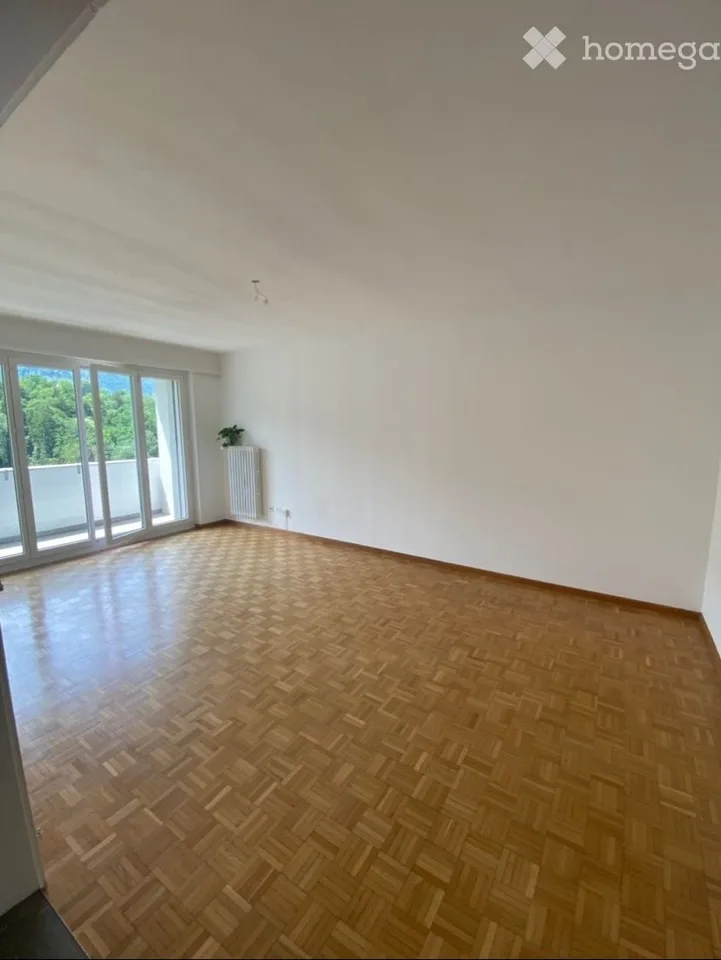 Zu vermieten 3,5-4,5 Zi. helles, renoviertes Badezimmer und Küche mit Balkon