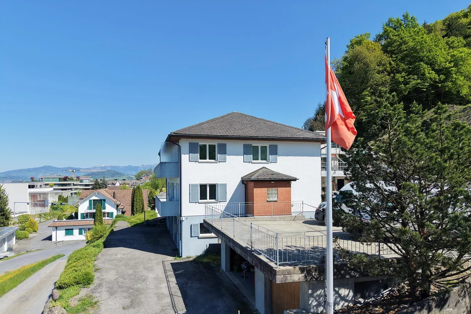 Zweifamilienhaus – erhöhte Lage, Weitblick, Seesicht – Foto 6 von 18
