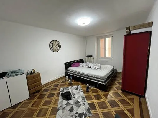 Edificio ideale per investitori o per una grande famiglia