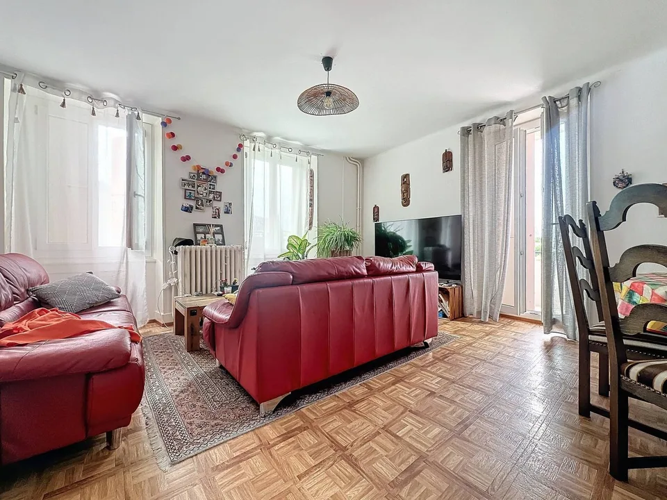 Edificio ideale per investitori o per una grande famiglia