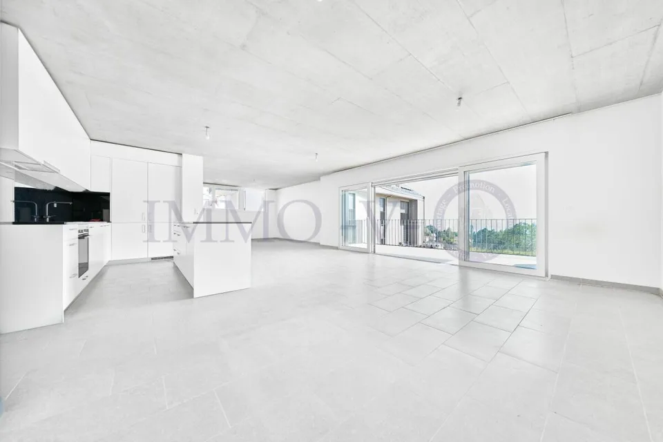 NEW AND CONTEMPORARY HIGH-STANDING WITH BALCONY-TERRACE