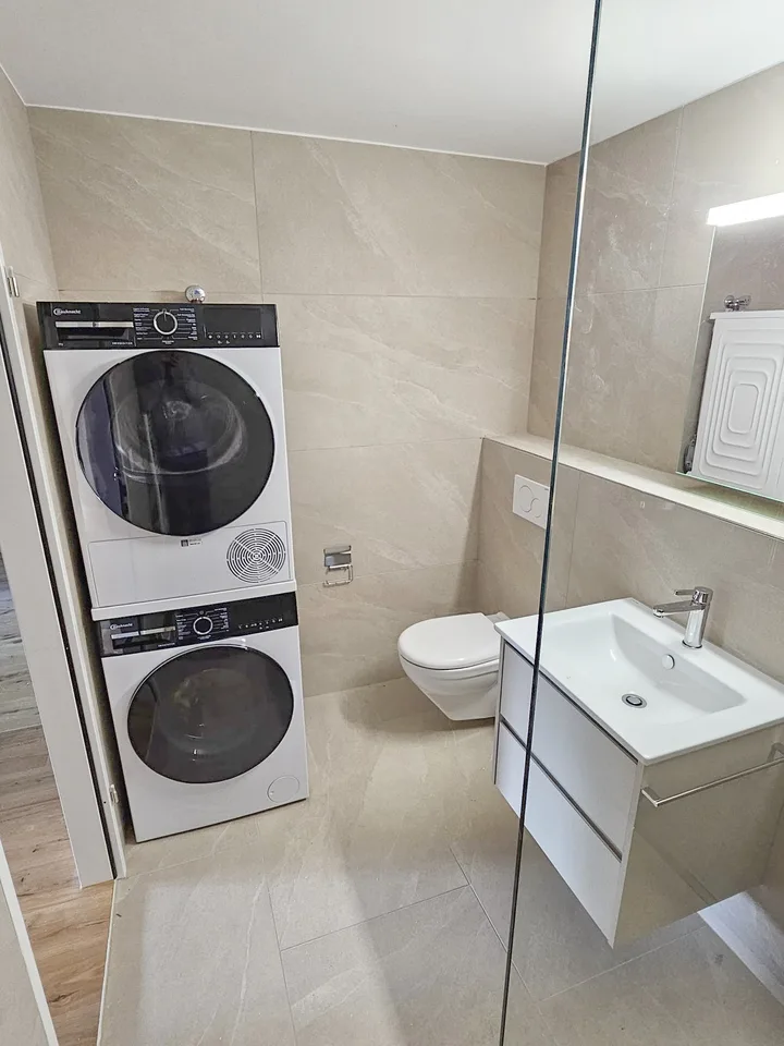 Appartement moderne 4.5 pièces dans une propriété entièrement rénovée – date de prise de possession la plus précoce le 1er décembre 2026