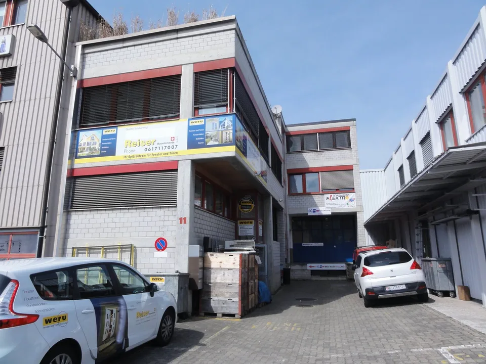 Gewerbelokal / Lager  zur Miete in Reinach BL