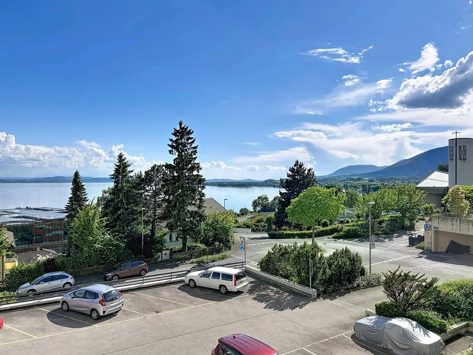 Appartement à Neuchâtel avec vue lac et alpes