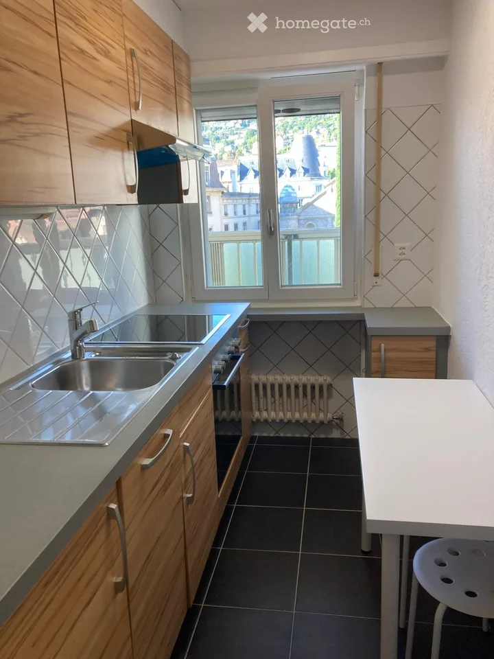 Charmanter 2.5-Zimmer-Wohnung mit Möbeln und Balkon in Montreux