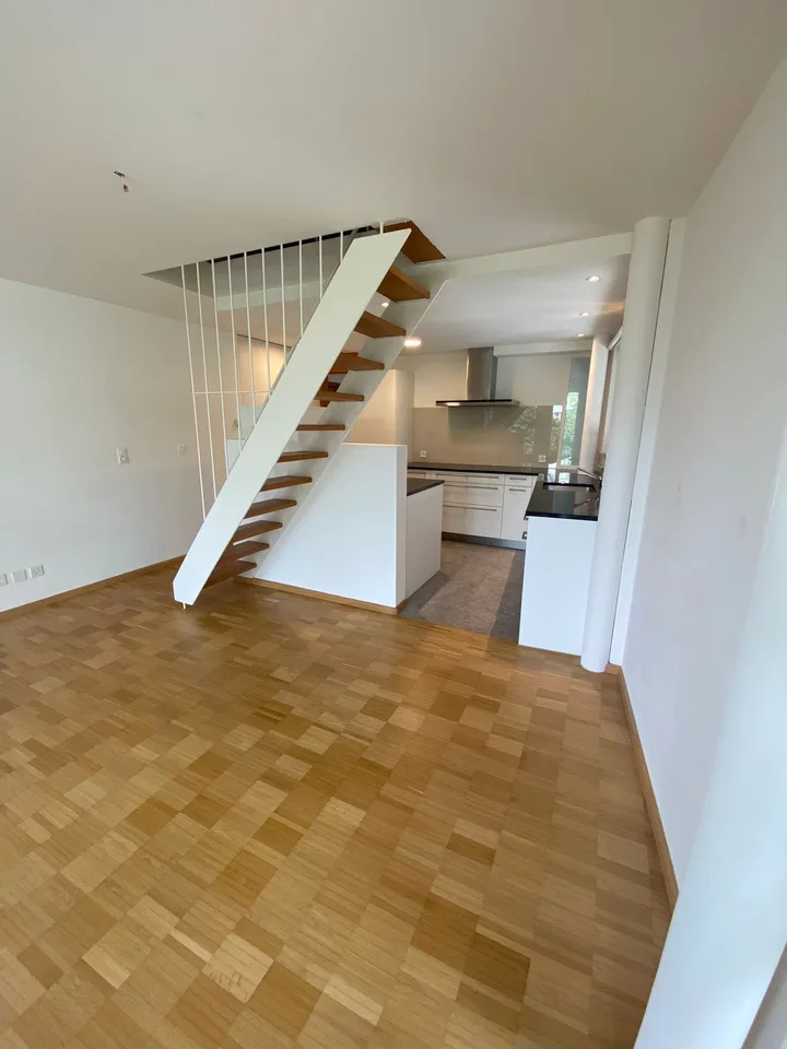 Heimelige Dachwohnung mit Cheminée