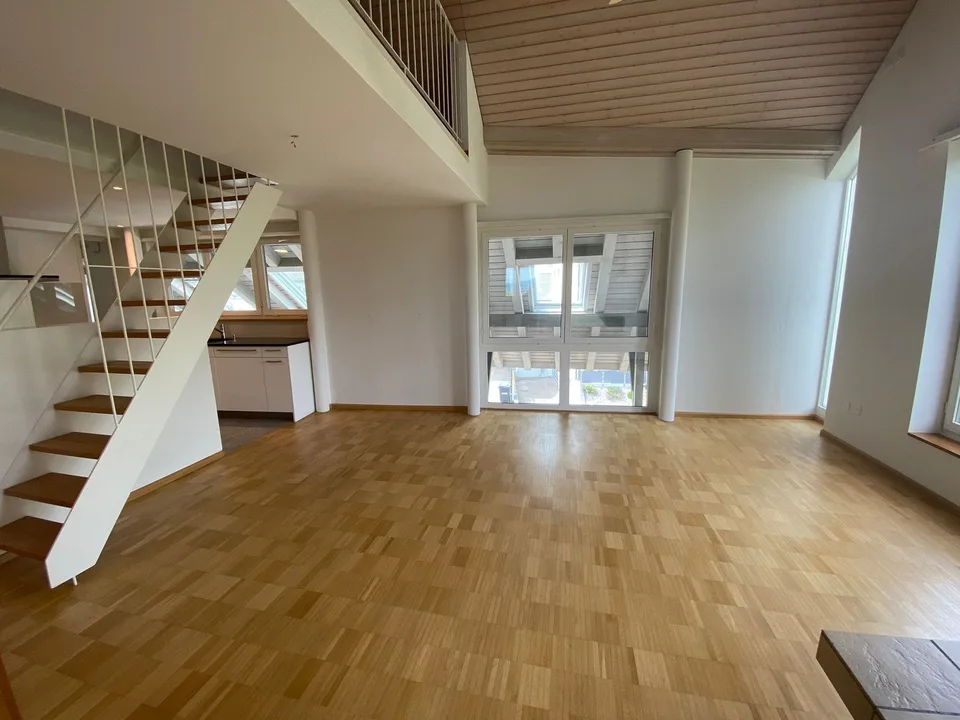 Heimelige Dachwohnung mit Cheminée