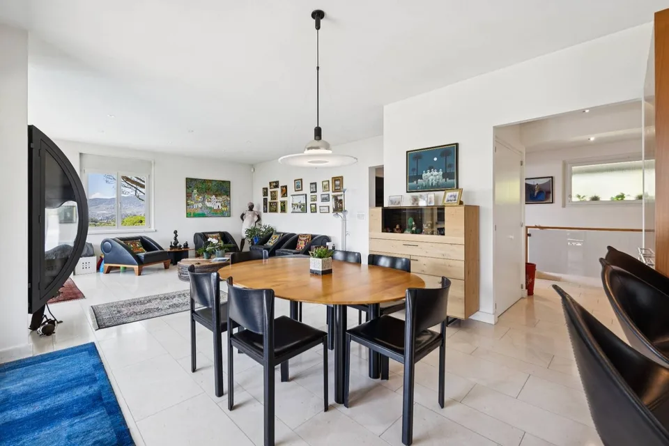 An unparalleled way of life: exceptional house, ideal situation and – photo 11 of 13
