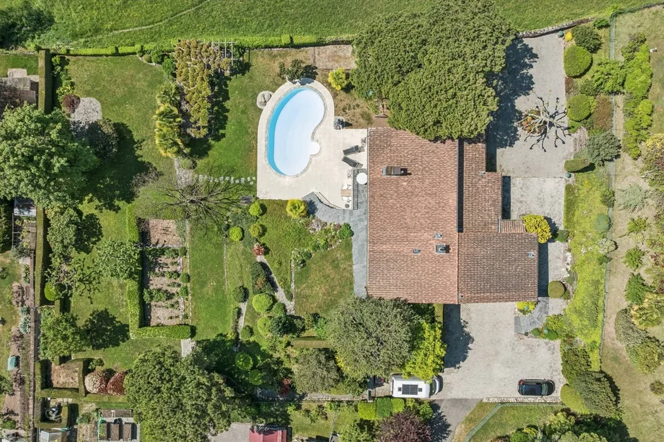 Ein unvergleichliches Wohngefühl: Ausnahmehaus, ideale Lage und