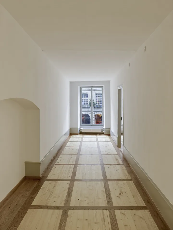 Leben mitten in Bern: Charmante 3-Zimmerwohnung mit Studio an der Kramgasse