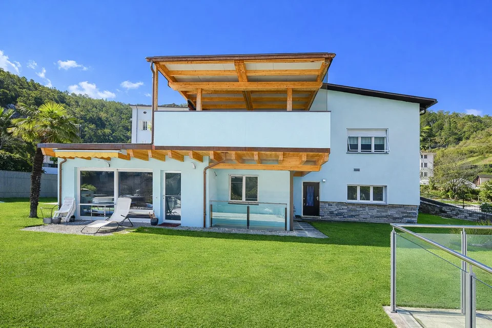 Maison mitoyenne de 7 pièces avec vue panoramique à Acquarossa