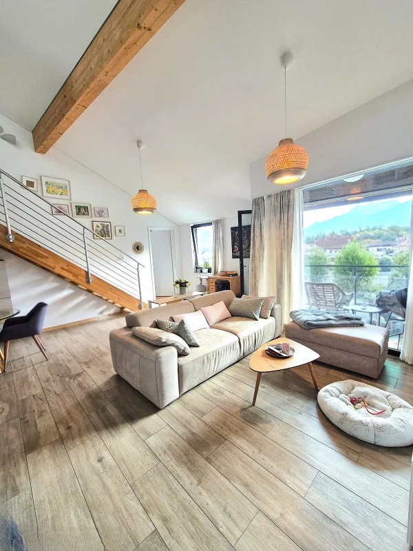 SUPERB 4,5-ZIMMER HELLER UND CHARMIERENDER DUPLEX