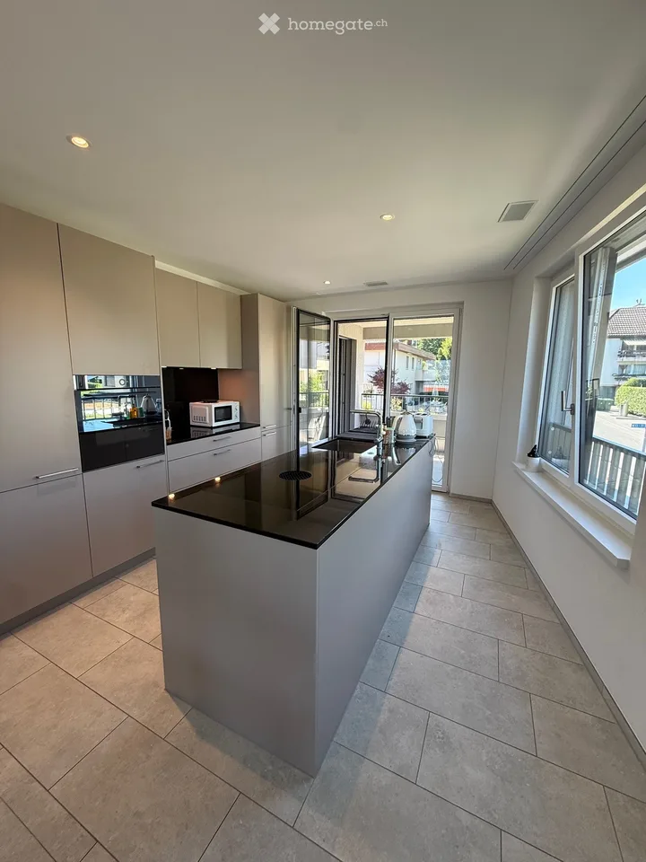 Appartamento moderno 4.5 locali con vista lago a Richterswil