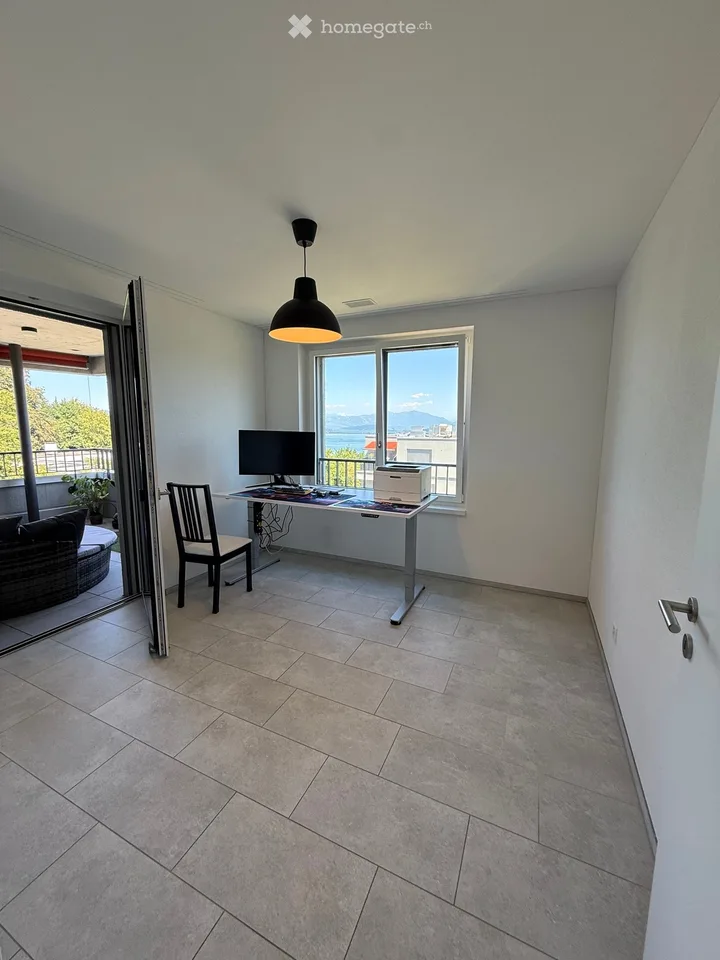 Appartamento moderno 4.5 locali con vista lago a Richterswil