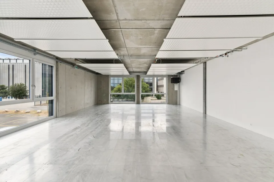 SPARK - 99,7 m2 - Atelier Plug & Play in Gland