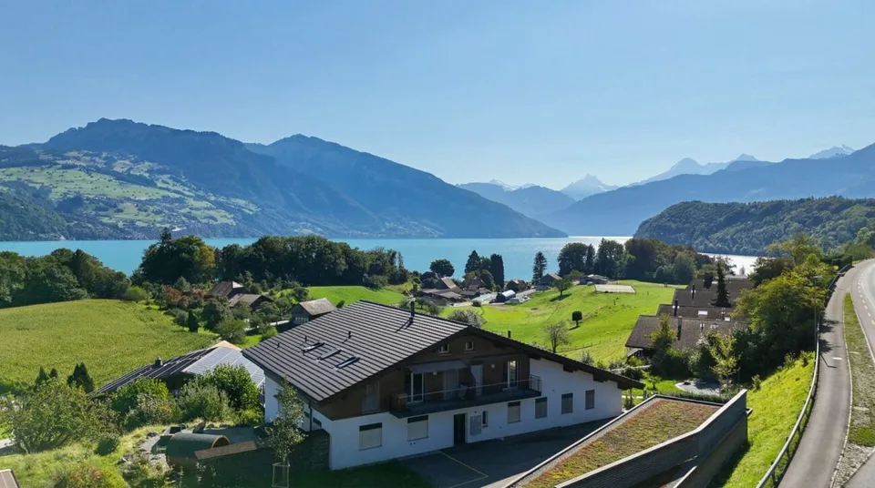 Moderne Dachgeschosswohnung mit spektakulärer Aussicht