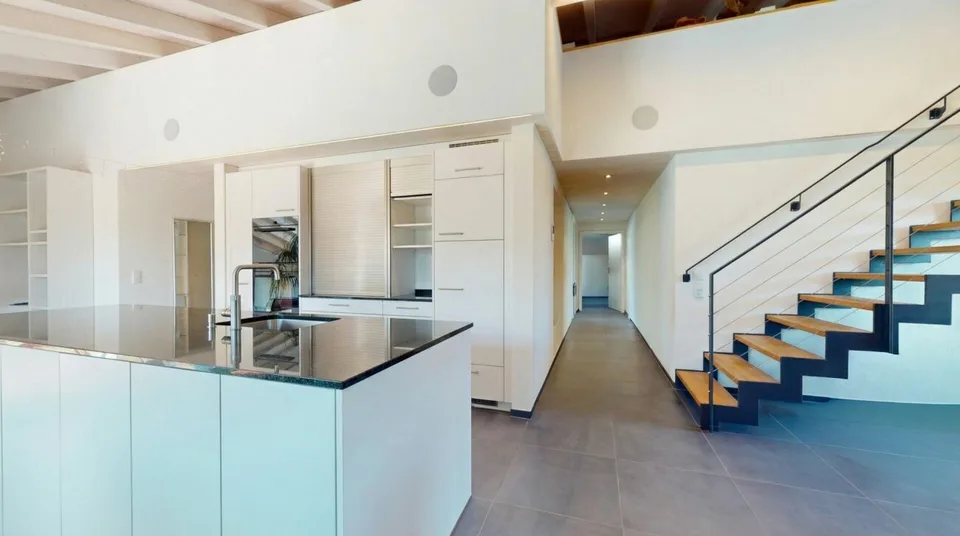 Moderne Dachgeschosswohnung mit spektakulärer Aussicht – Foto 6 von 14