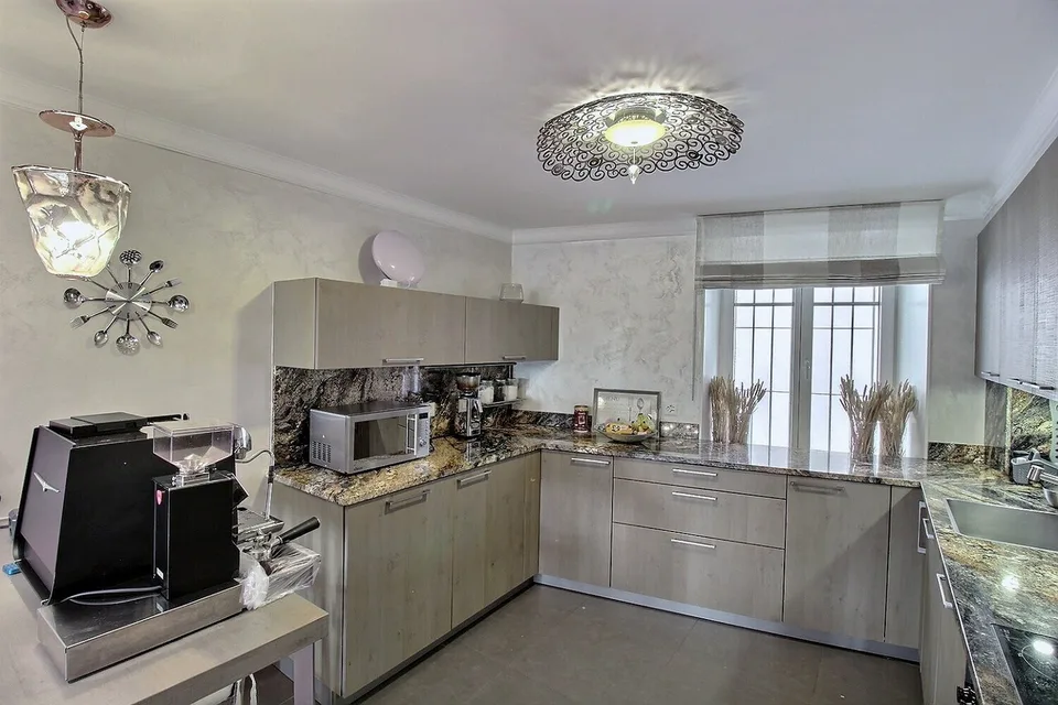4002. Appartement moderne au centre de Montreux, vue lac