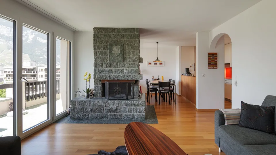 Bel appartement 5.5 pièces au dernier étage dans un emplacement central à Coire