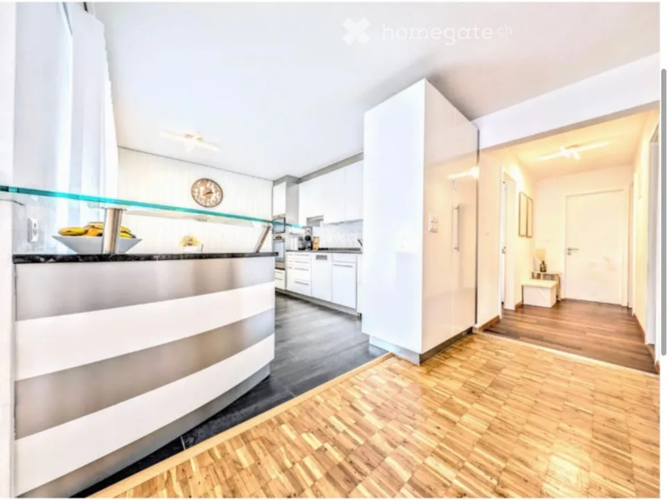 Charmante 4.5-Zimmer-Wohnung mit Balkon in Gossau ZH inkl.2 Tiefgaragenplätzen