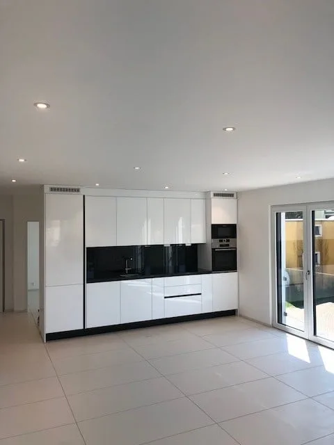 Appartamento moderno di 4.5 locali con balcone in una zona tranquilla