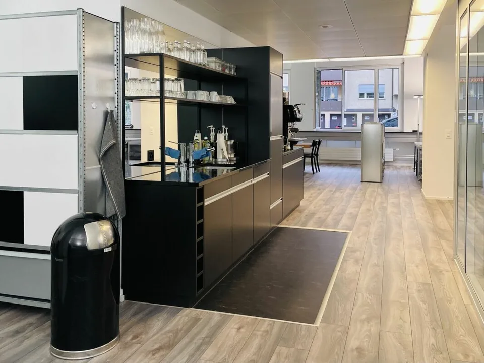 Spazio ufficio rappresentativo a Wollishofen - pronto per essere occupato