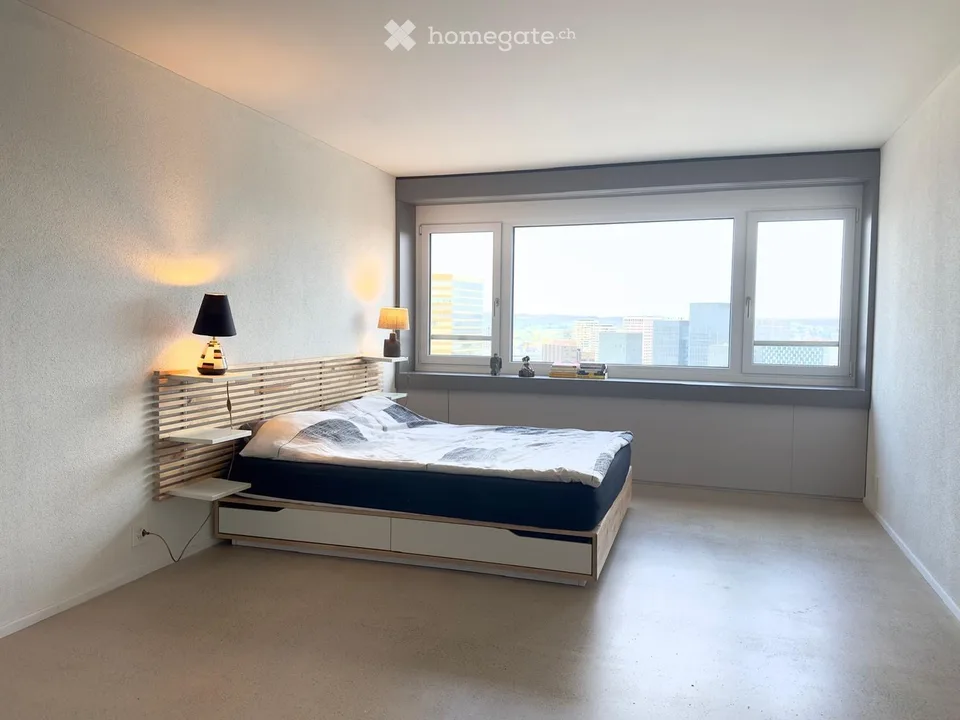 Möblierte 2.5-Zimmer-Wohnung im 18. Stock mit Weitblick – Zürich Oerlikon