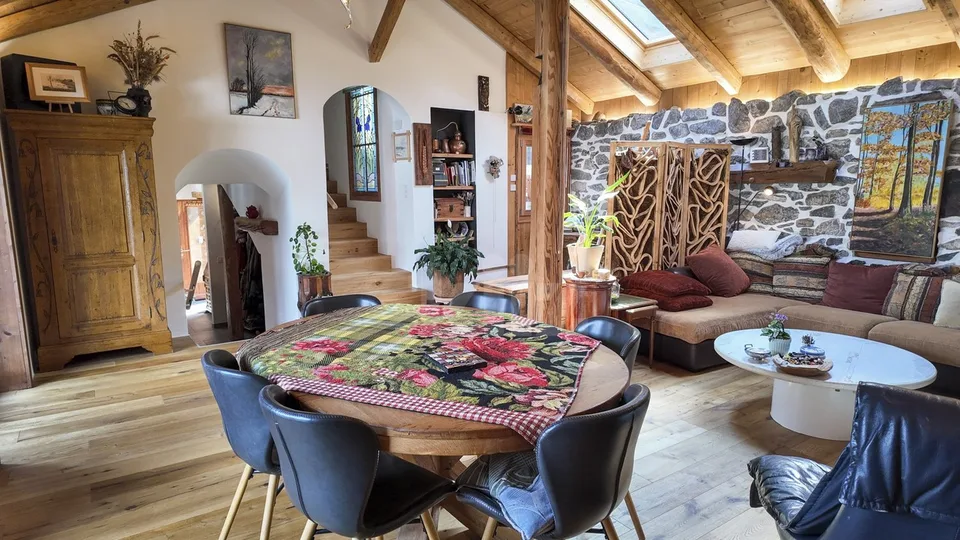 Splendid renovated village house with independent studio