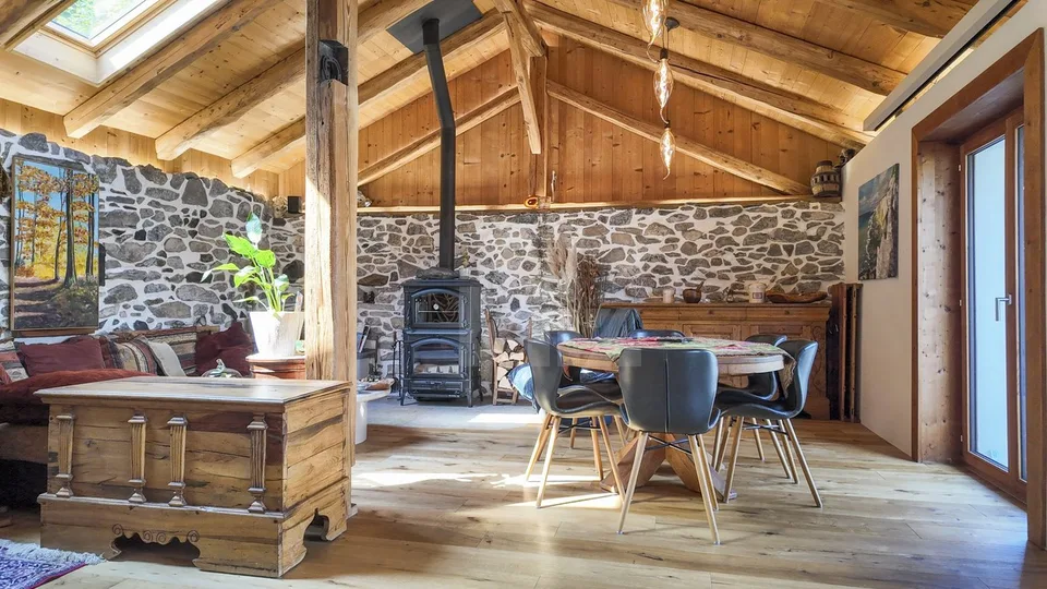 Splendid renovated village house with independent studio