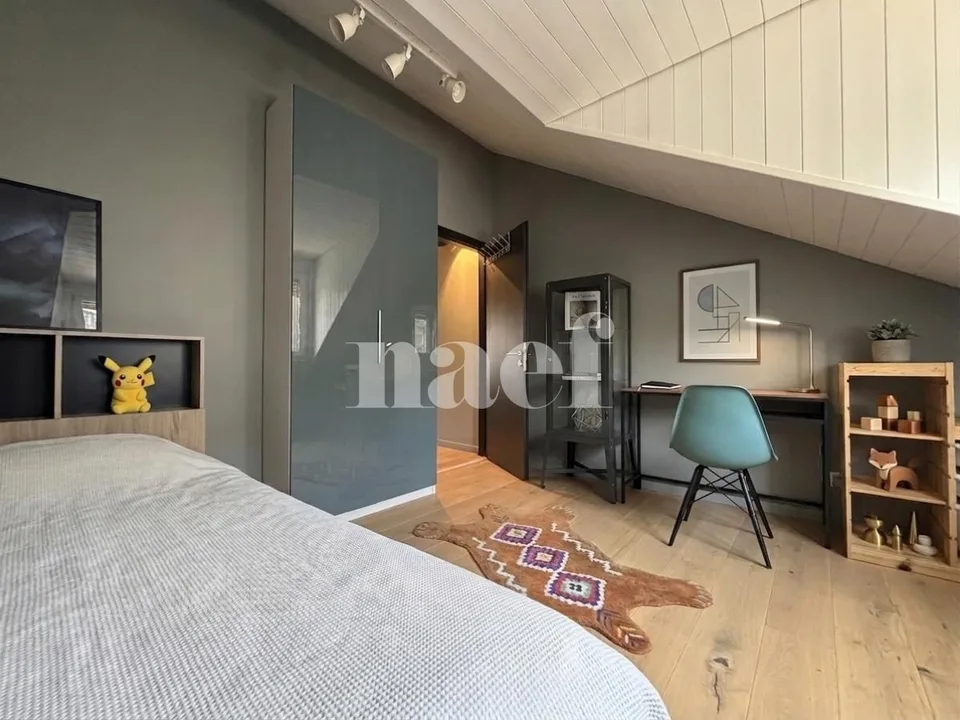 Geräumiges Duplex mit 4,5 Zimmern von etwa 148 m² in Founex mit freier Sicht auf den See und die Berge