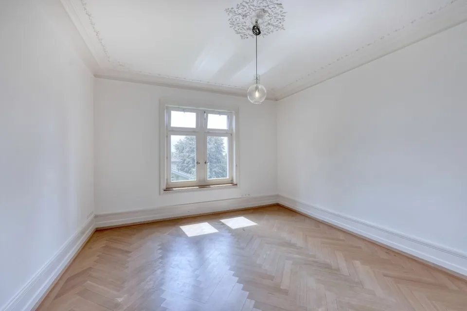 Einfamilienhaus am Zürichberg mit spektakulärer Aussicht über die Dächer von Zürich
