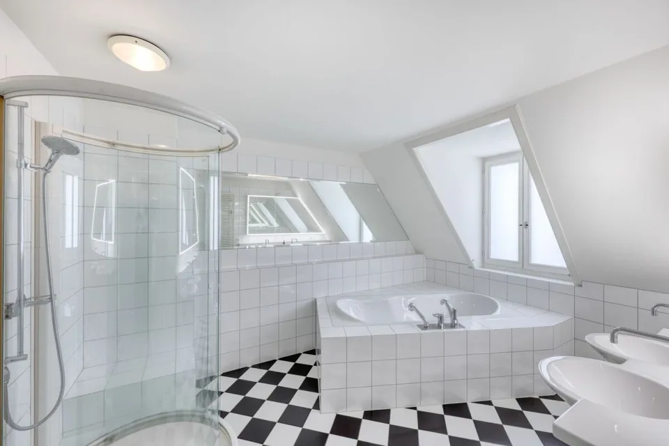 Einfamilienhaus am Zürichberg mit spektakulärer Aussicht über die Dächer von Zürich